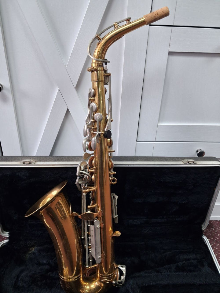 Used Selmer Bundy II Eb Alto Saxophone - With Hardshell Case and Mouthpiece