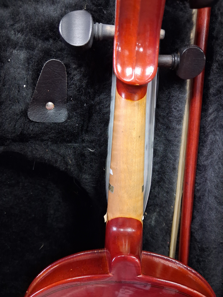Used Otto Bruckner Model 400124 1/2 Size Student Violin - With Case and Bow — Detail 2