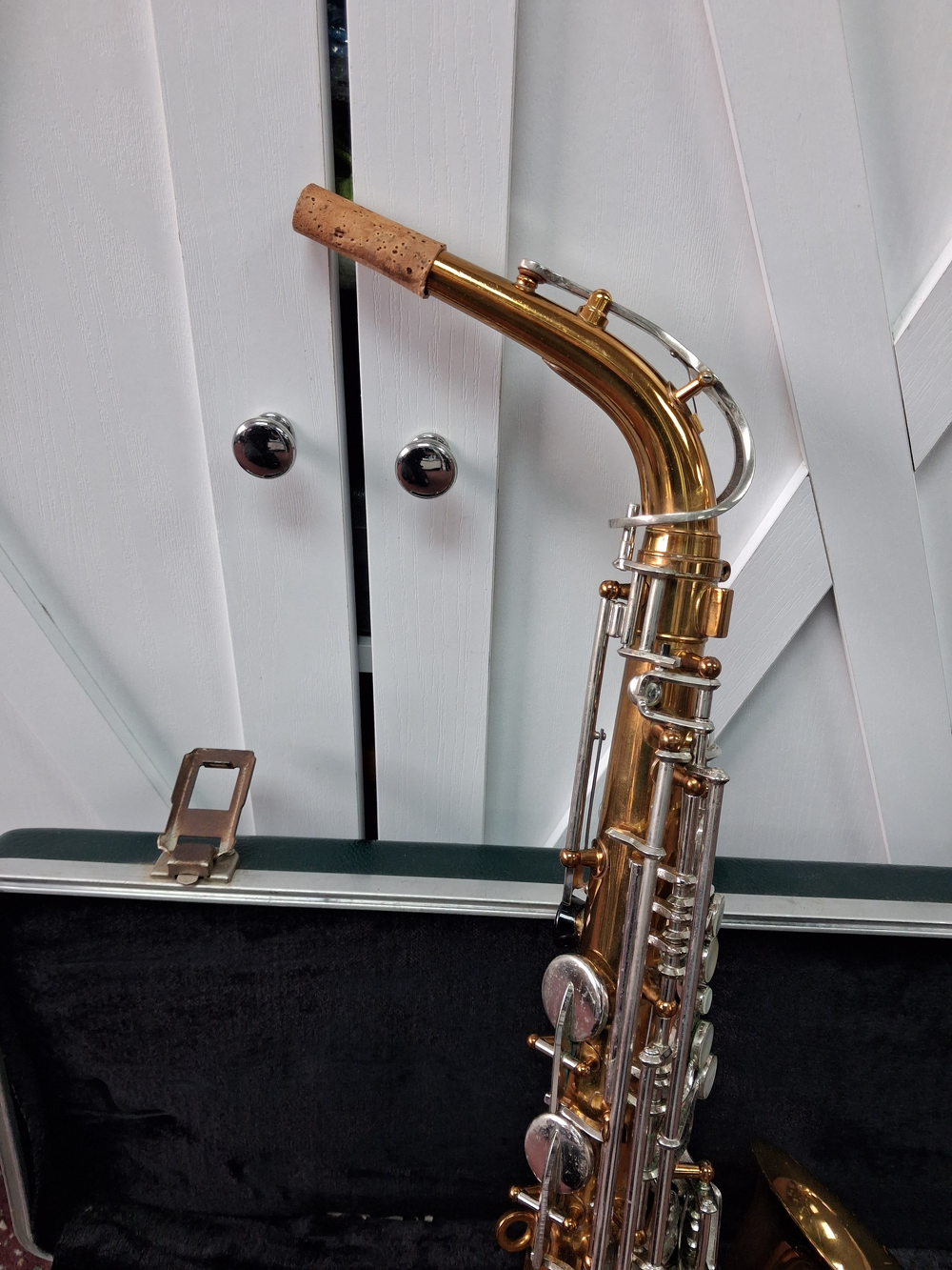 Used Selmer Bundy II Eb Alto Saxophone - With Original Hardshell Case and Mouthpiece — Side 3