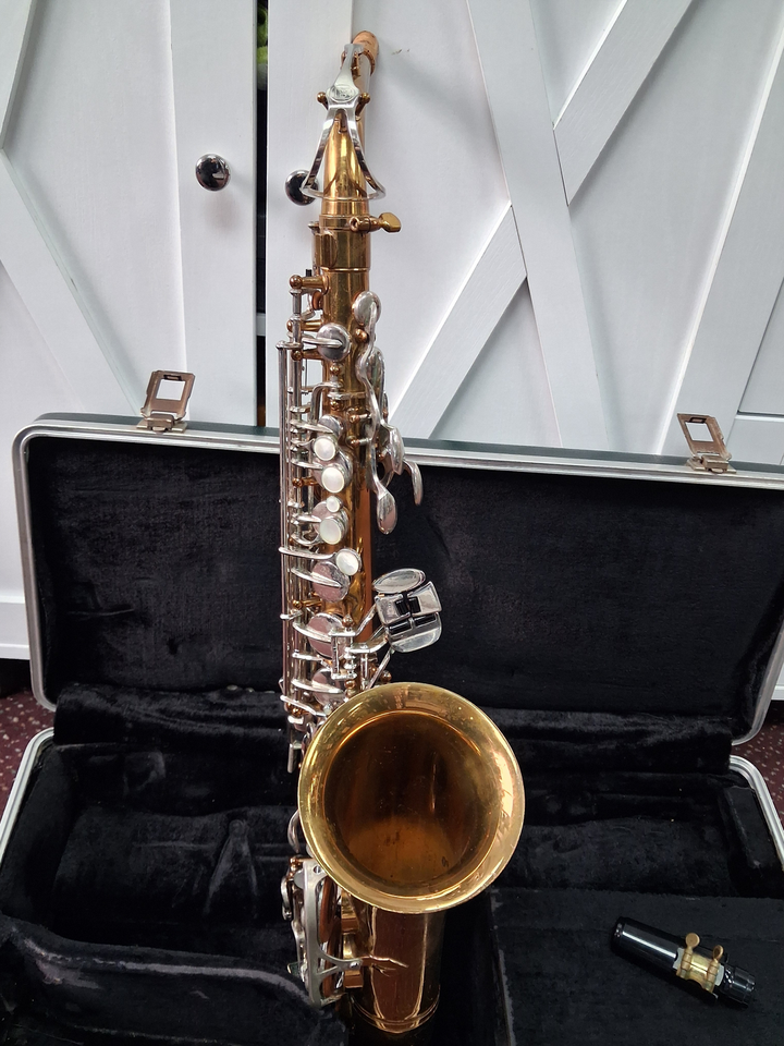 Used Selmer Bundy II Eb Alto Saxophone - With Original Hardshell Case and Mouthpiece — Front angle 1