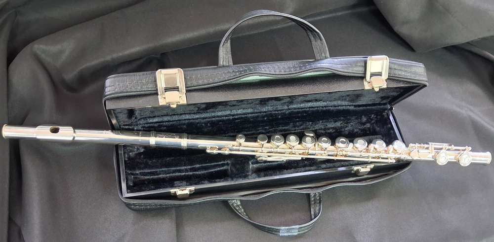 Used Gemeinhardt 3S Open-Hole Flute - With Hardshell Case — Front 1