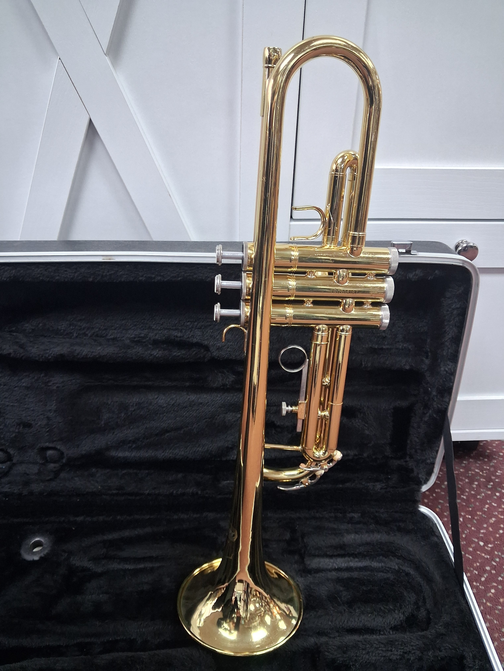 Used Bundy Bundy III Student Bb Trumpet - With Hardshell Case and Mouthpiece — Side 1