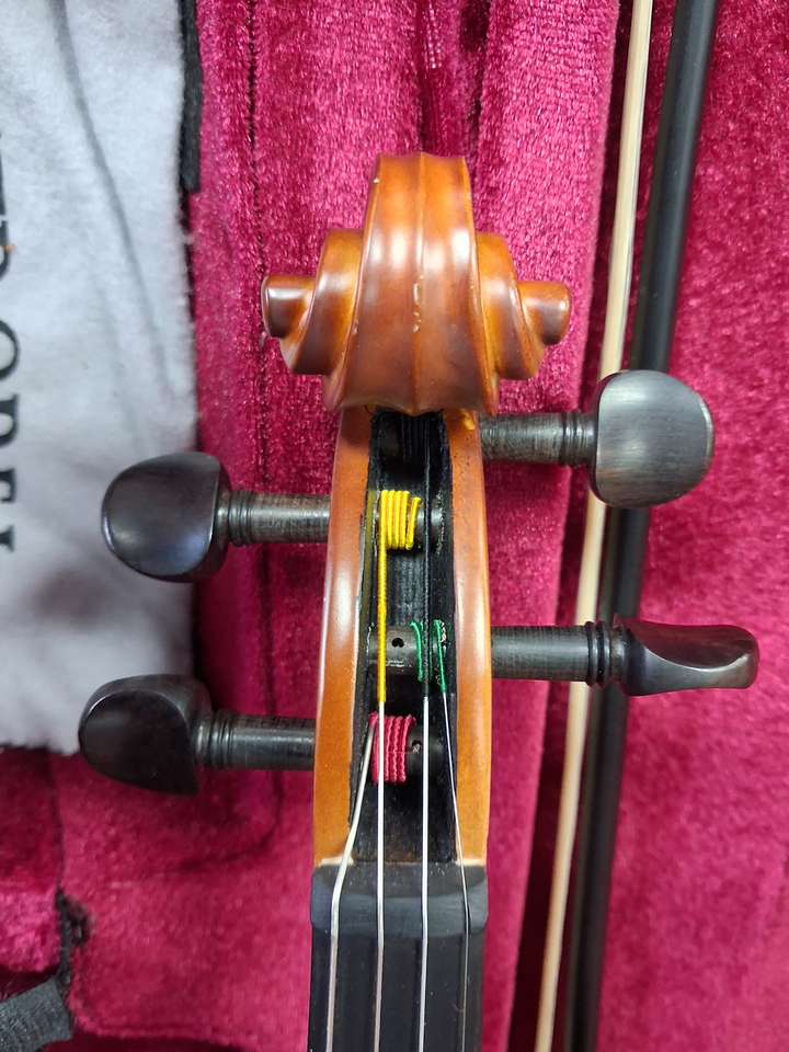 Used Oldenburg OL99VN12 1/2 Violin - With Case and Bow headstock