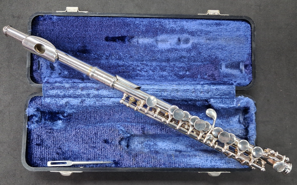 Used Artley 15-P Metal Piccolo - With Hardshell Case — front angle