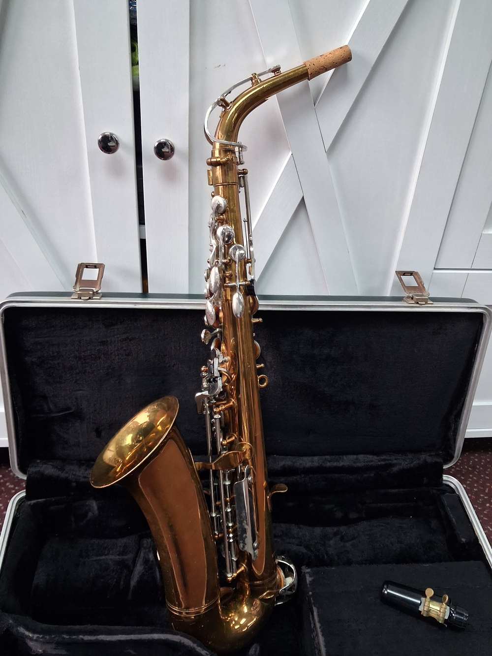 Used Selmer Bundy II Eb Alto Saxophone - With Original Hardshell Case and Mouthpiece — Front angle 2