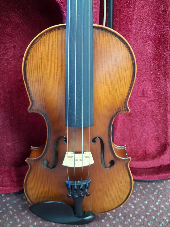 Used Oldenburg OL99VN12 1/2 Violin - With Case and Bow — three-quarter front view
