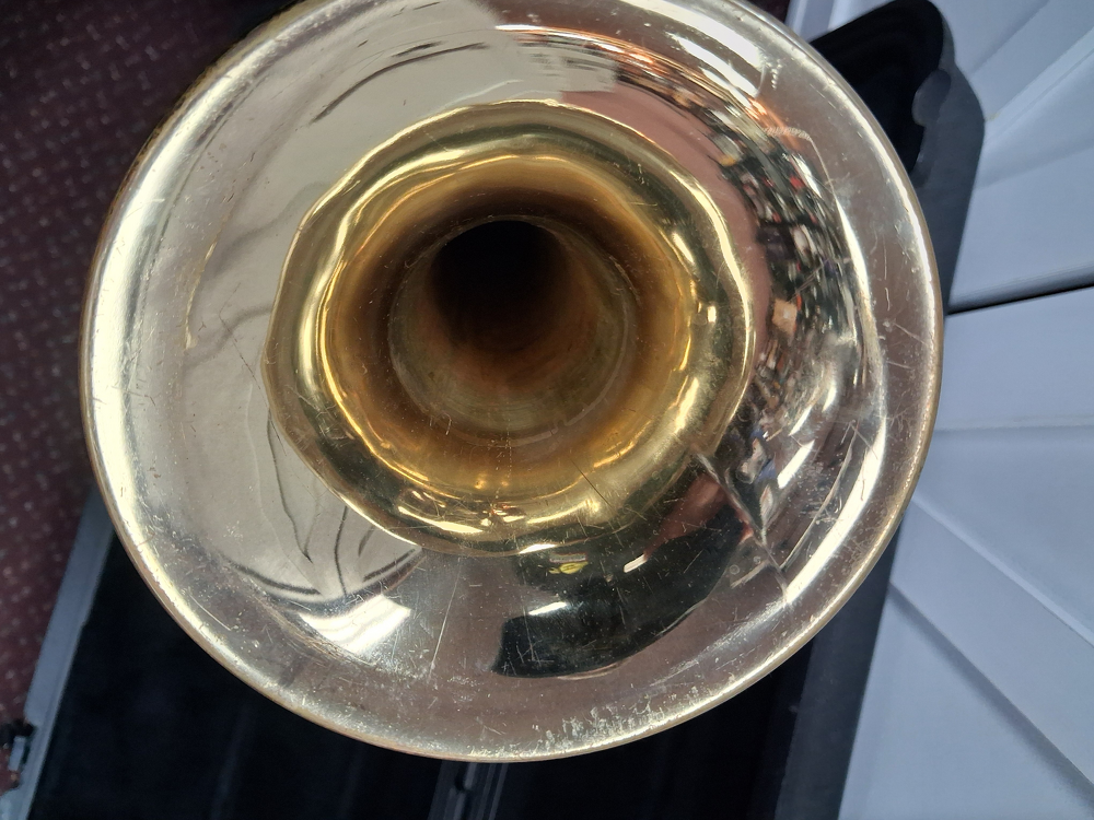 Used Selmer Bach Model 1530 Bb Trumpet - With Hardshell Case and Mouthpiece — Detail 4