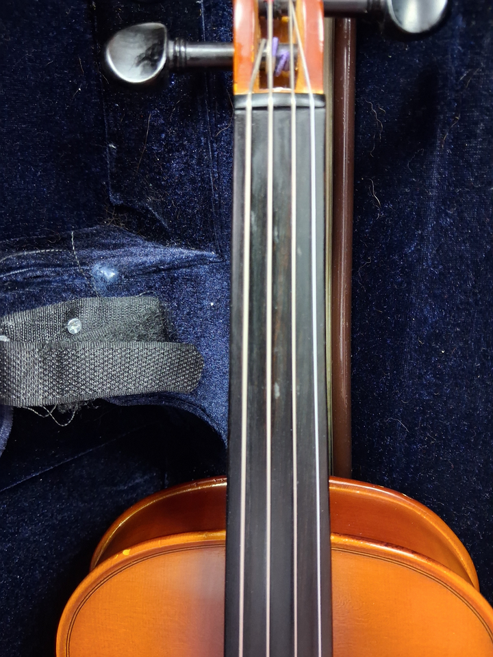 Used Knilling Model 112VA4 14" Viola - With Case and Bow detail