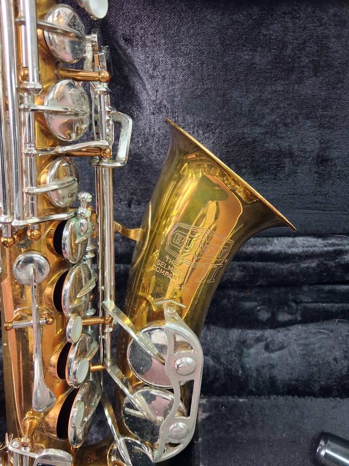 Used Selmer Bundy II Eb Alto Saxophone - With Original Hardshell Case and Mouthpiece — Detail 1