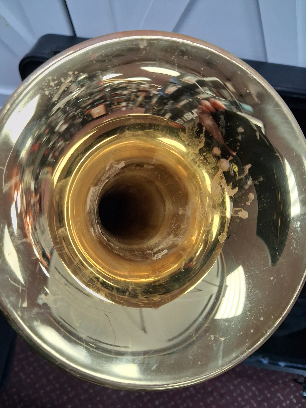 Used King Model 600 Bb Trumpet - With Hardshell Case and Mouthpiece — Detail 1
