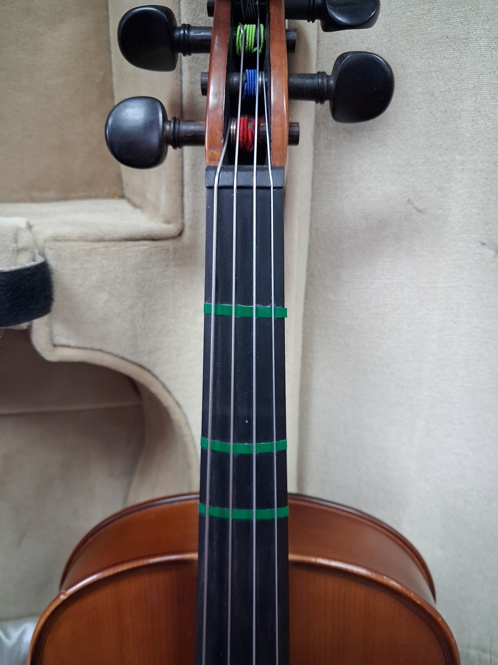 Used Sandner Model 40015 15" Viola - With Case and Bow detail