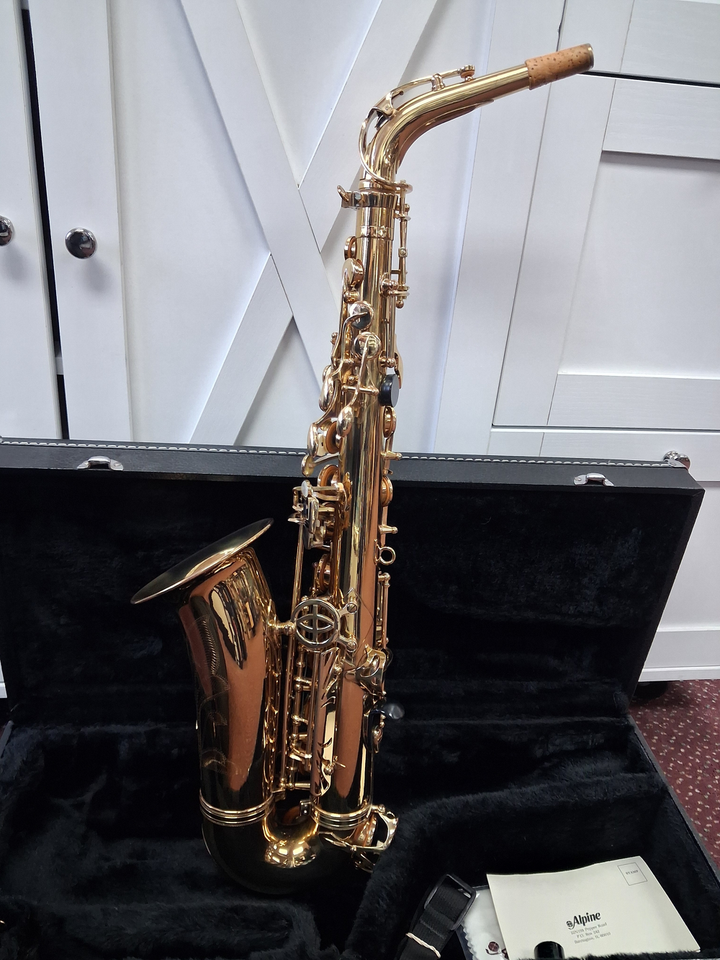 Used Alpine Model 6 Student Eb Alto Saxophone - With Case and Mouthpiece — Side 2