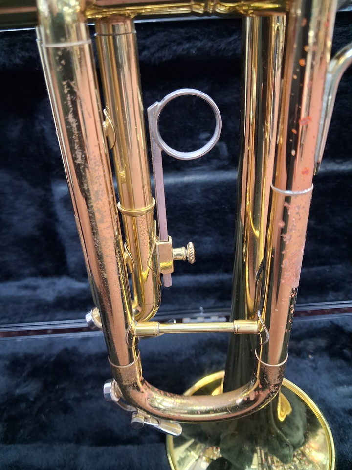 Used King Model 600 Bb Trumpet - With Hardshell Case and Mouthpiece — Side 3