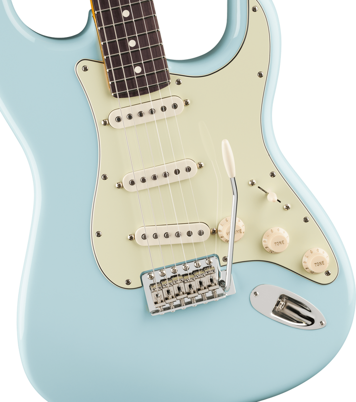 Fender 'Limited Edition' American Professional Classic Stratocaster - Daphne Blue — Three quarter front 3