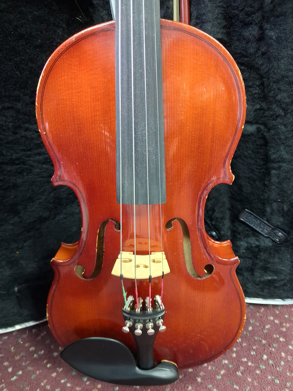 Used Otto Bruckner Model 400124 1/2 Size Student Violin - With Case and Bow — three-quarter front view
