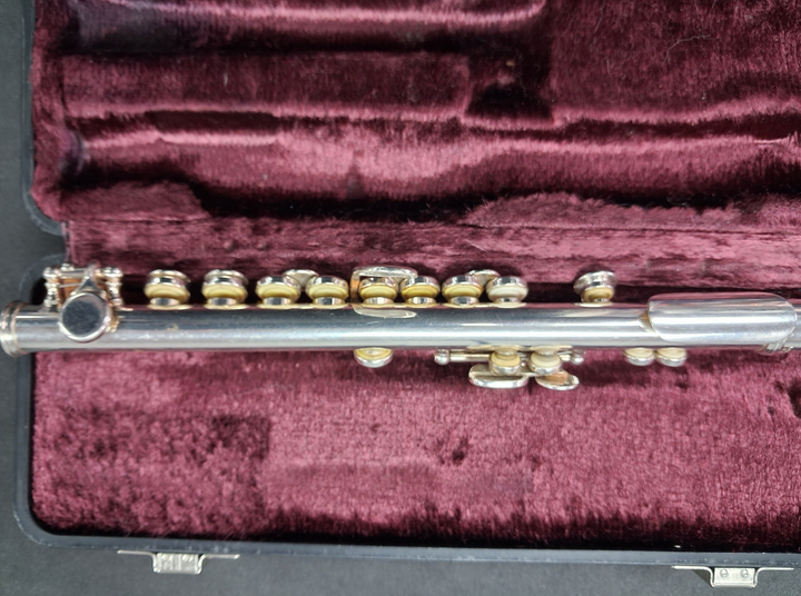 Used Yamaha YPC-30 Metal Piccolo - With Hardshell Case — side view