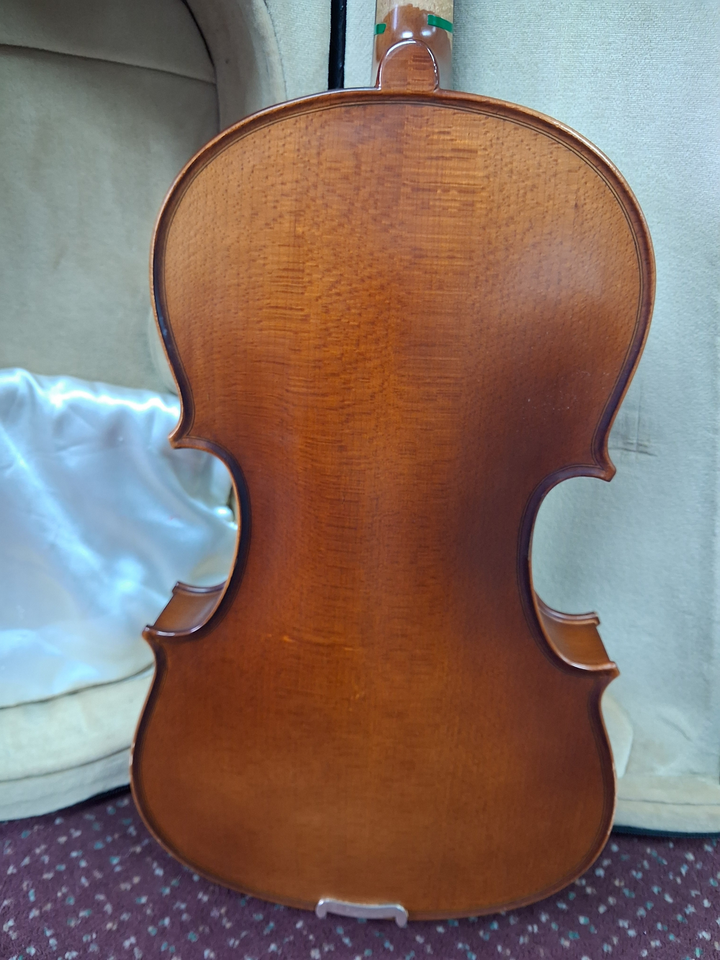 Used Sandner Model 40015 15" Viola - With Case and Bow — three-quarter back view