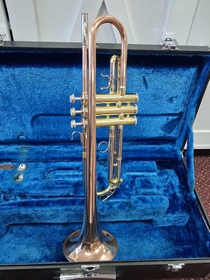 Used Yamaha YTR-634 Professional Brass Trumpet - With Case and Mouthpiece — Side 2