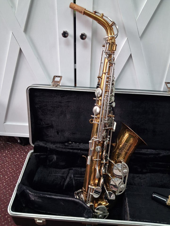 Used Selmer Bundy II Eb Alto Saxophone - With Original Hardshell Case and Mouthpiece — Side 2