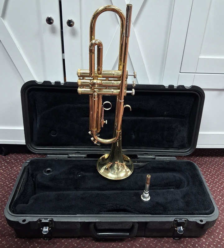 Used Selmer Bach Model 1530 Bb Trumpet - With Hardshell Case and Mouthpiece — Front 1