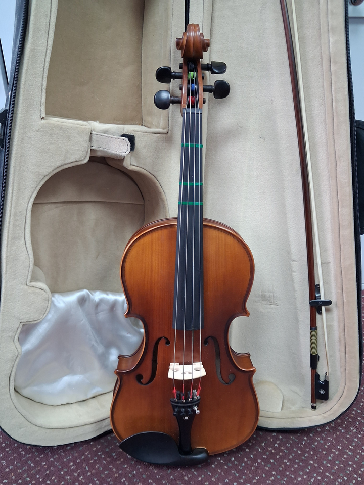 Used Sandner Model 40015 15" Viola - With Case and Bow
