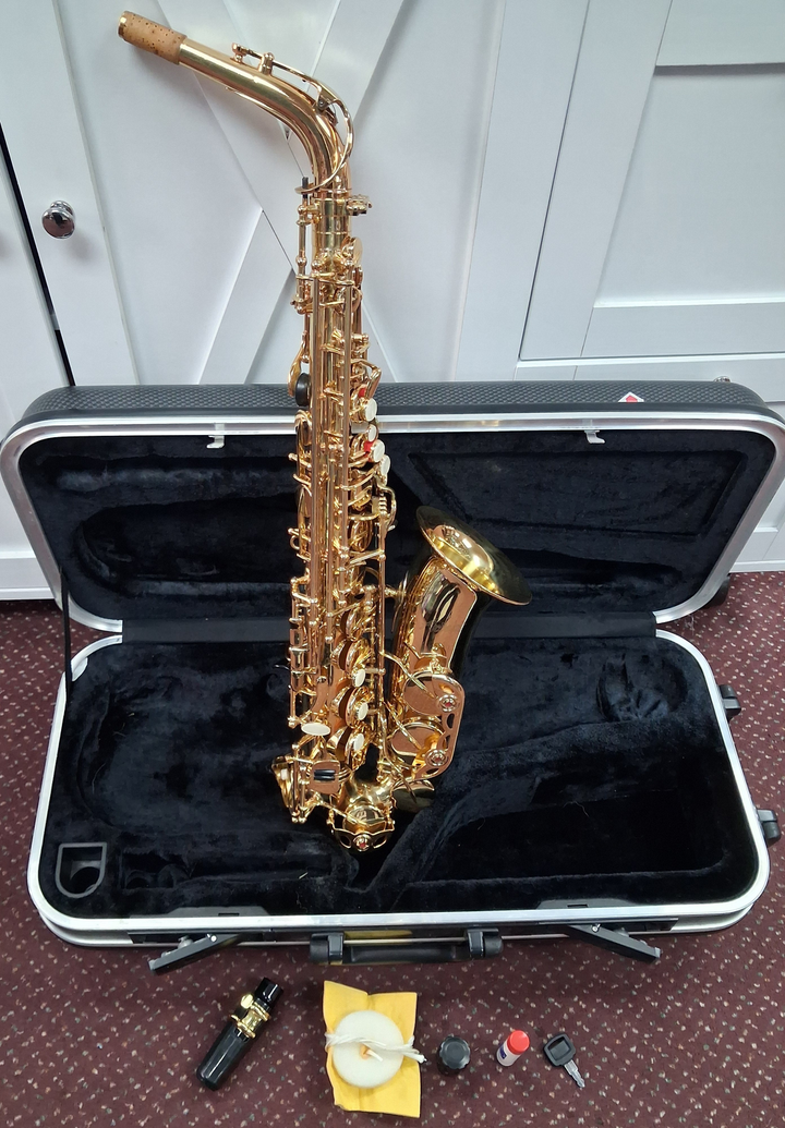Used Accent AS710L Eb Alto Saxophone - With Original Hard-shell Case and Mouthpiece — Front 2