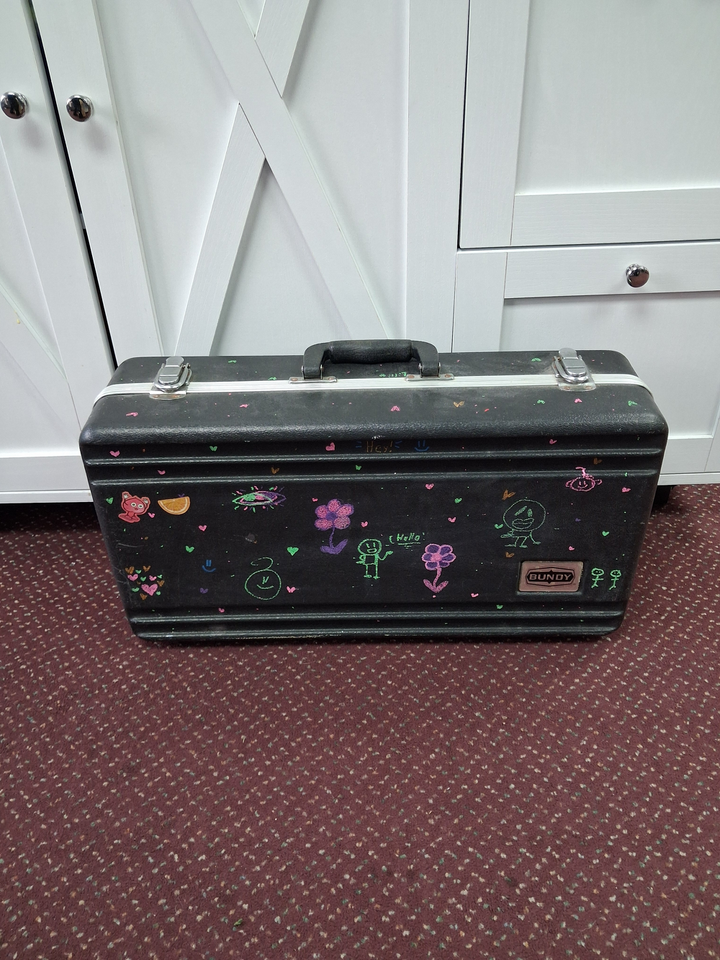 Used King Cleveland (600 Model) Bb Brass Student Trumpet - With Decorated Case and Mouthpiece — Case or bag 1