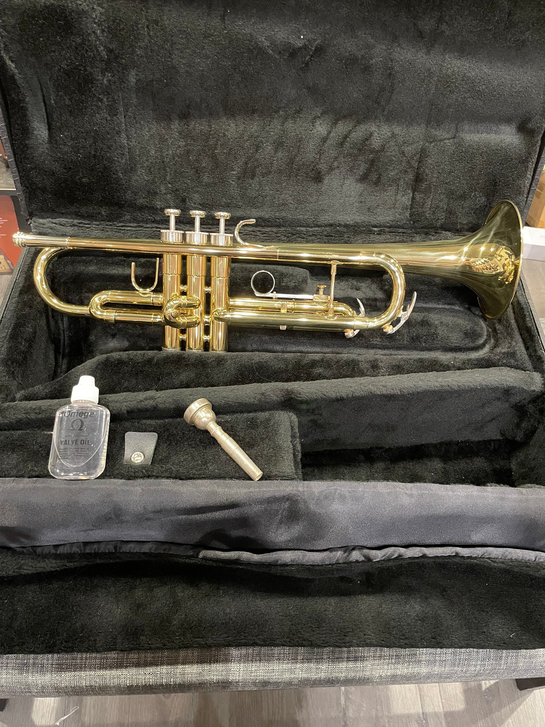 Used Accent Entry-Level Bb Trumpet - With Case and Mouthpiece