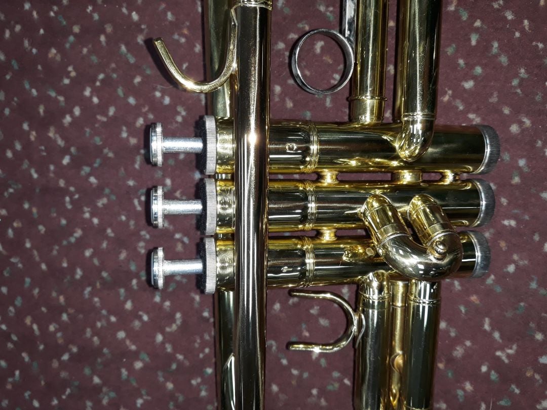 Used Bundy III Bb Brass Trumpet - With Hard Shell Case and Blessing 7C Mouthpiece