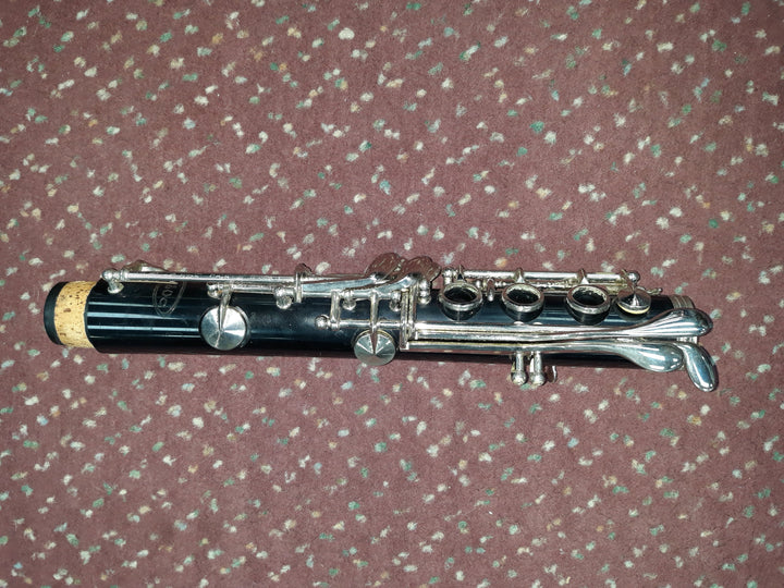 Used Vito Bb ABS Resin Clarinet - With Case and Mouthpiece. 3