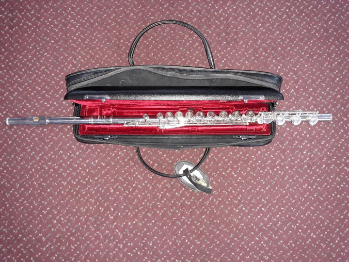 Used Yamaha YFL-481 Open Hole Flute - Sterling Silver With B-Foot