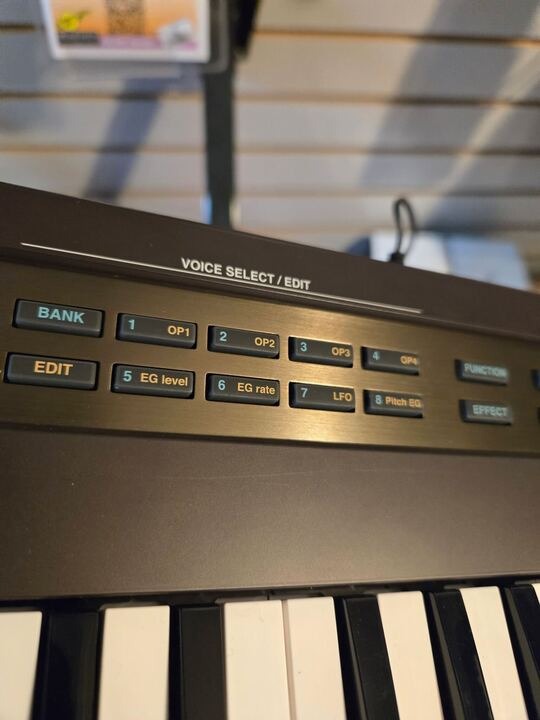 Yamaha Reface DX FM Synth - Black (B-Stock)