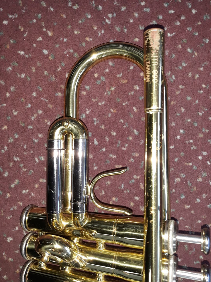 Used Jupiter JTR-600 Bb Brass Trumpet - With Hardshell Case and Mouthpiece 4