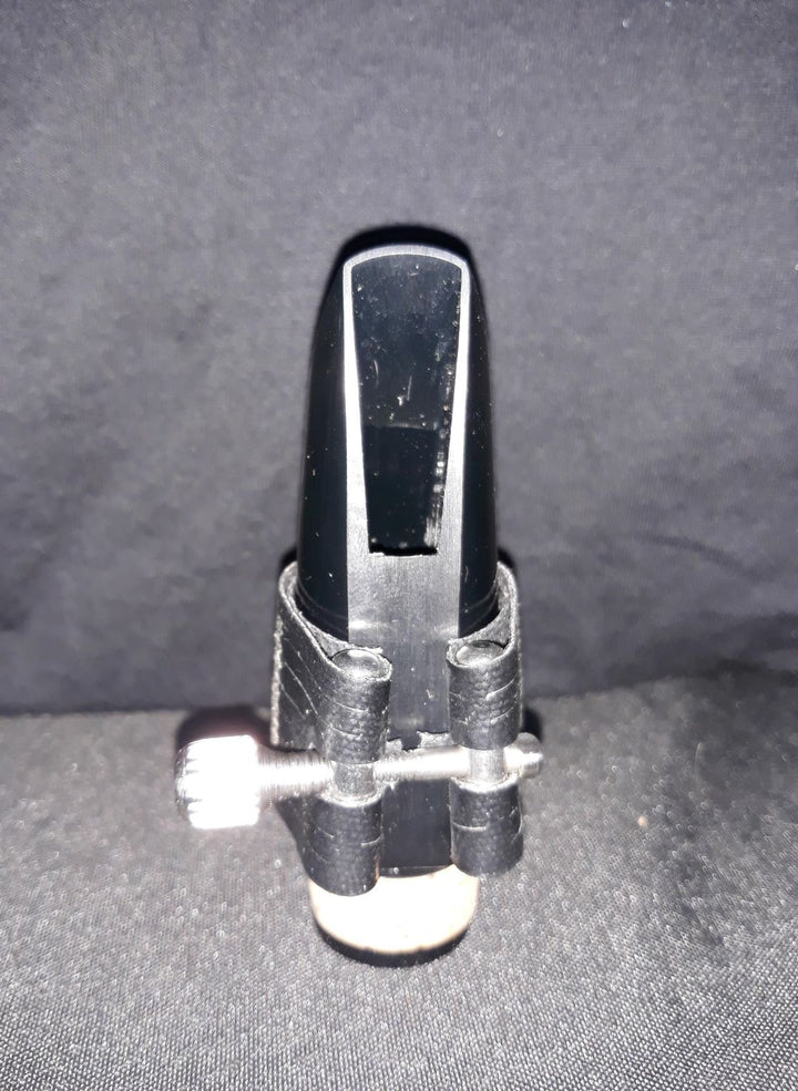 Used Giardinelli Clarinet Mouthpiece - With Rovner Dark Clarinet Ligature & Cap