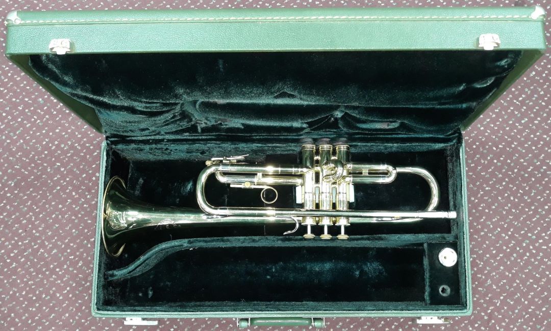 Used Holton T-602 "Collegiate" Bb Trumpet - With Case and Mouthpiece