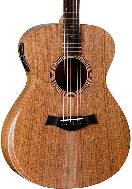 Taylor Academy 22e Acoustic Electric Guitar with Gigbag