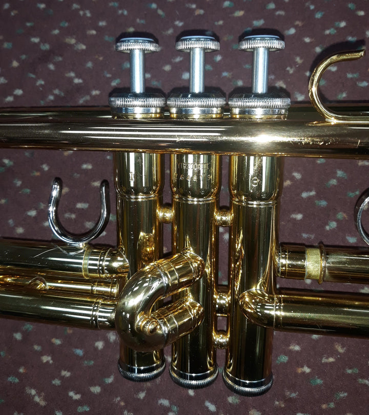 Used Yamaha YTR-200ADII Bb Student Trumpet - With Case and Mouthpiece 5