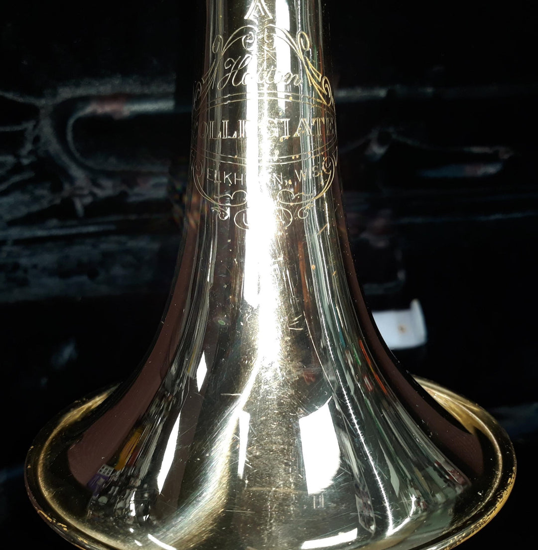 Used Holton T-602 \"Collegiate\" Bb Trumpet - With Case and Mouthpiece 4