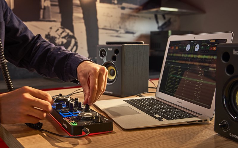 Hercules DJ DJControl Starlight Compact controller