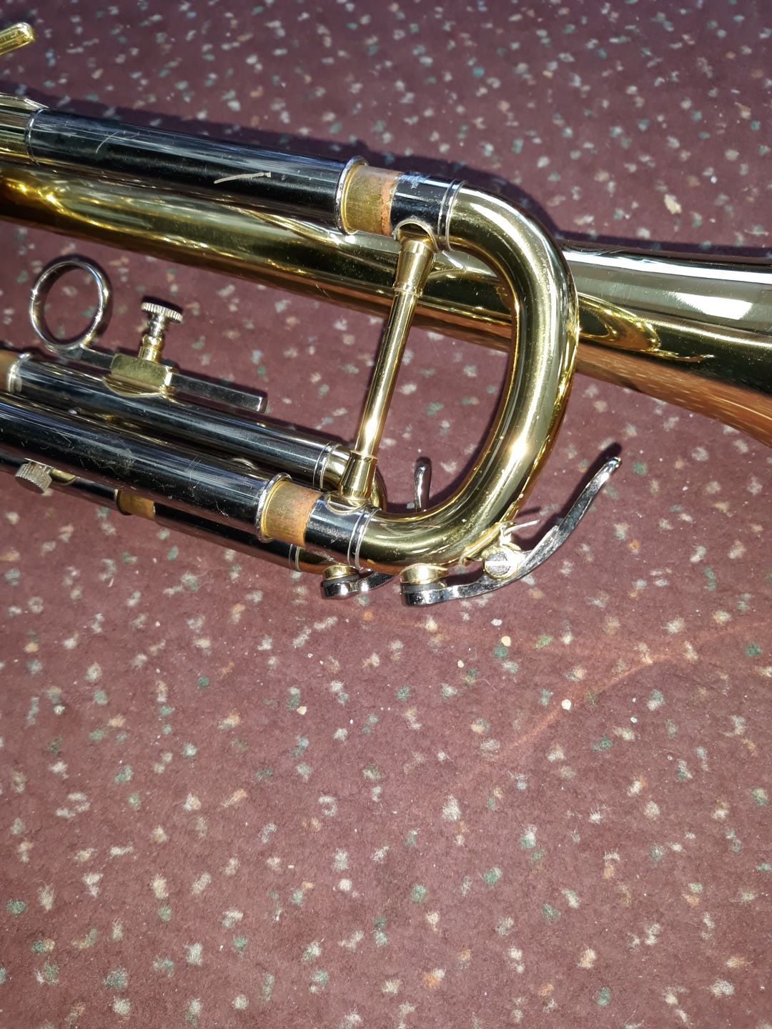 Used Jupiter JTR-600 Bb Brass Trumpet - With Hardshell Case and Mouthpiece 2