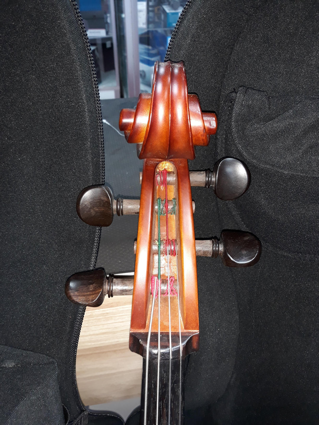 Used Y.D. Huh Model 300 Cello - 4/4 Size