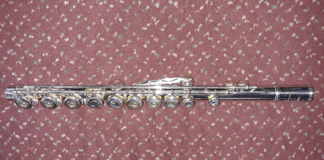 Used Yamaha YFL-481 Open Hole Flute - Sterling Silver With B-Foot