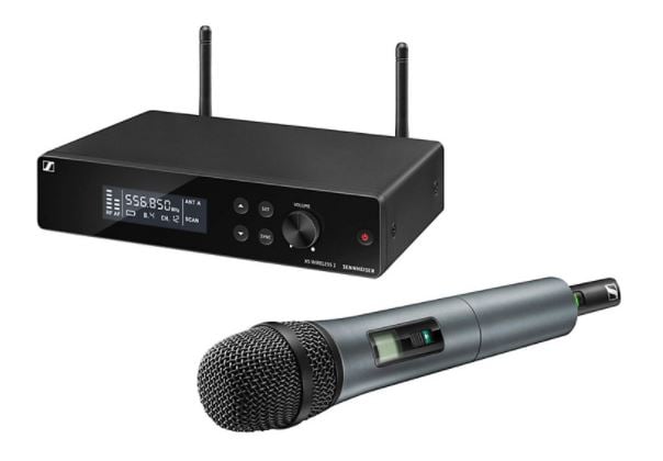 Sennheiser XSW 2-835 Wireless Microphone Hand Held