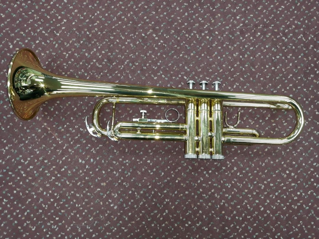 Used Bundy III Bb Brass Trumpet - With Hard Shell Case and Blessing 7C Mouthpiece