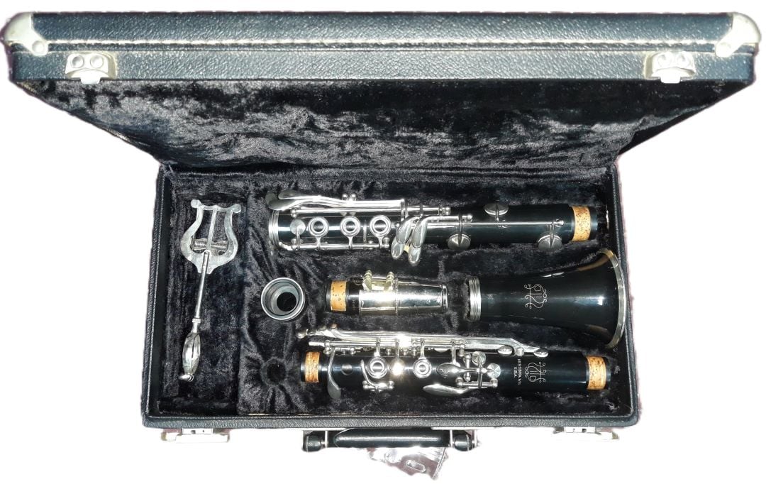 Used Vito 7214 Bb ABS Resin Clarinet - With Hardshell Case and Mouthpiece