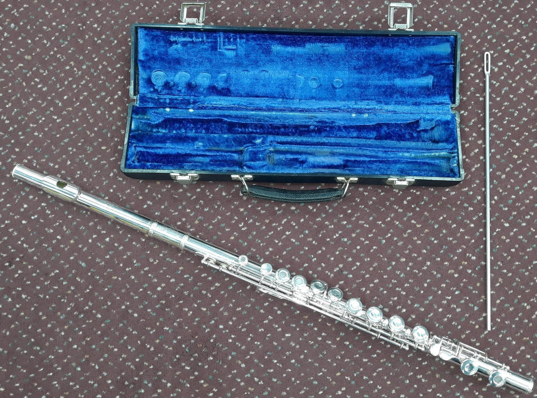 Used Gemeinhardt Model 2SP Student Flute - With Case and Cleaning Rod