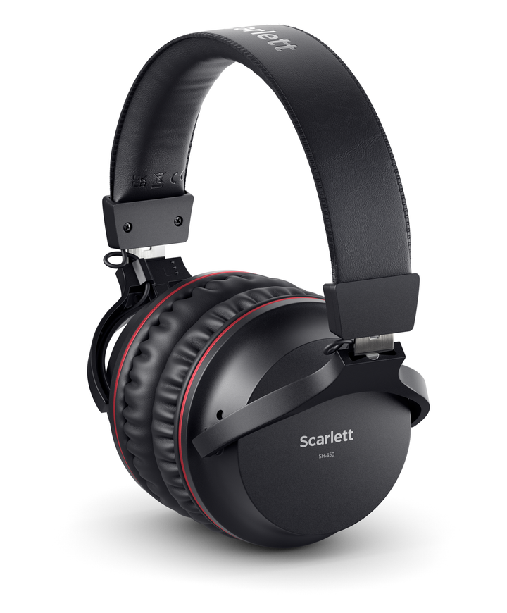 Focusrite Scarlett Solo Studio 4th Gen Recording Bundle