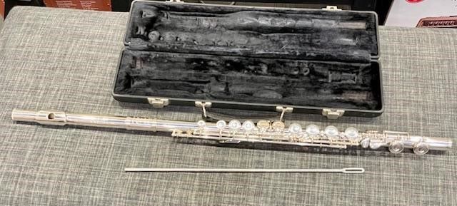 Used Gemeinhardt Entry Level Silver-Plate Flute - With Case and Rod