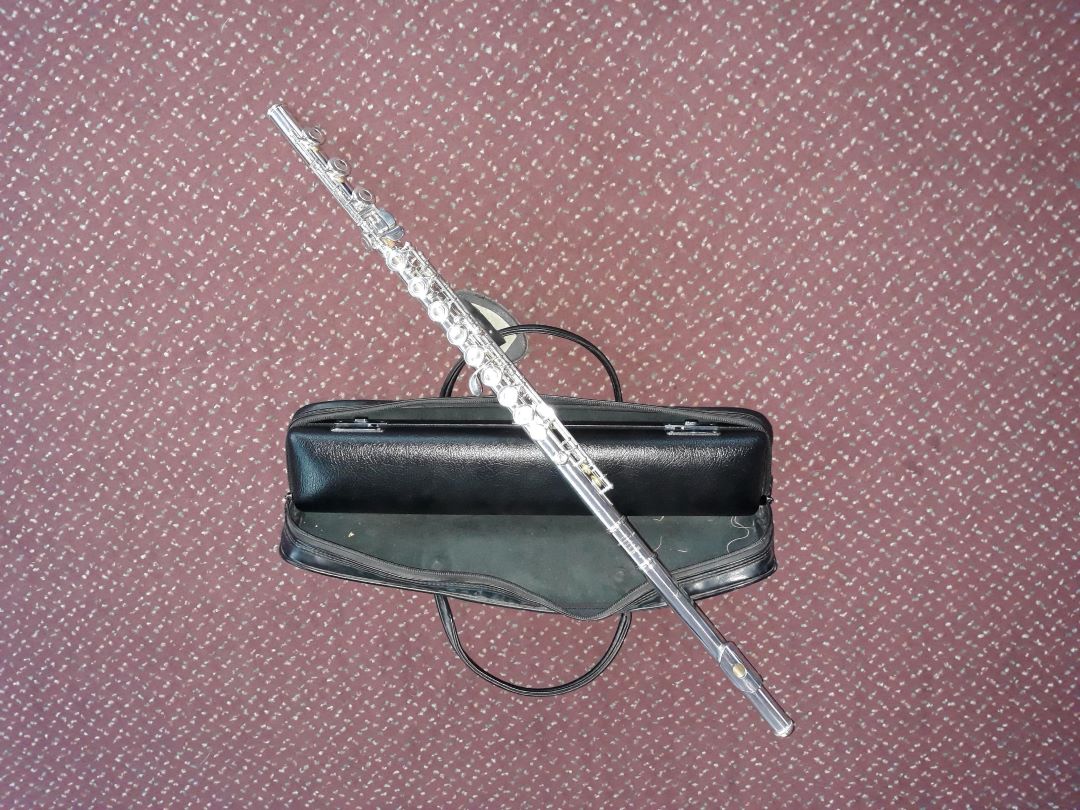 Used Yamaha YFL-481 Open Hole Flute - Sterling Silver With B-Foot