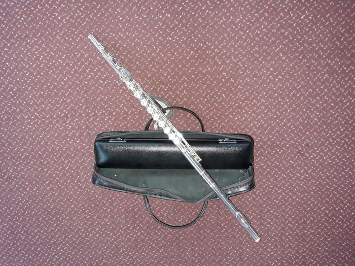 Used Yamaha YFL-481 Open Hole Flute - Sterling Silver With B-Foot